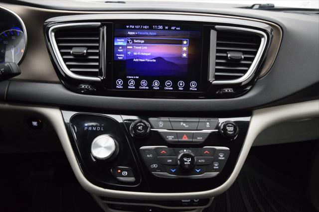 2017 Chrysler Pacifica Touring-L Plus