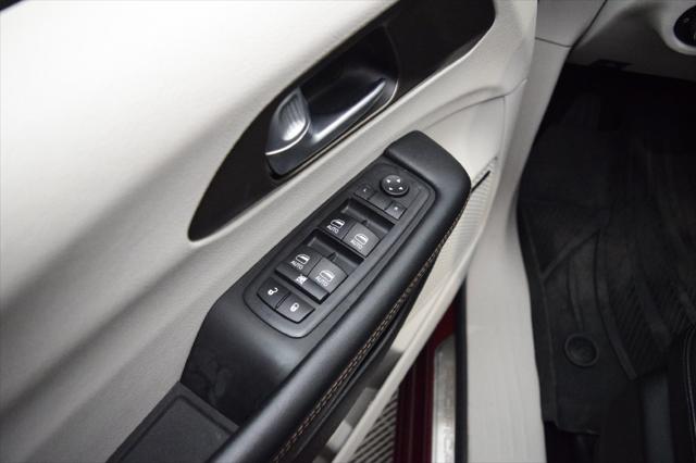 2017 Chrysler Pacifica Touring-L Plus