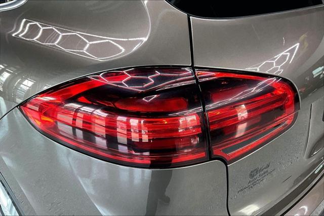 2016 Porsche Cayenne S