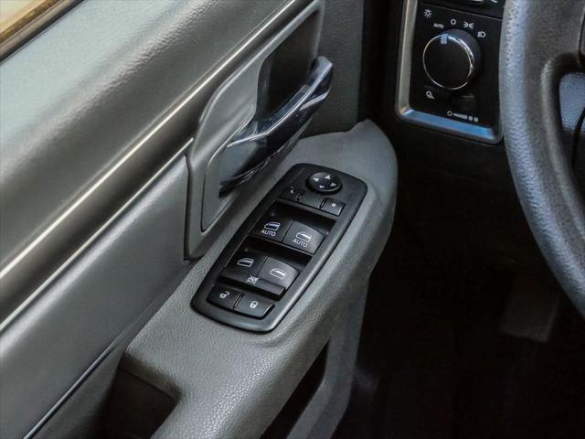 2019 Ram 1500 Classic SLT Crew Cab 4x2 64 Box