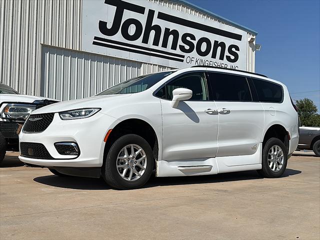 2022 Chrysler Pacifica Touring L for sale in Kingfisher, OK
