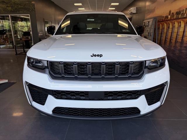 2027 Jeep Grand Cherokee Laredo Altitude 2027 Jeep Grand Cherokee Laredo Altitude