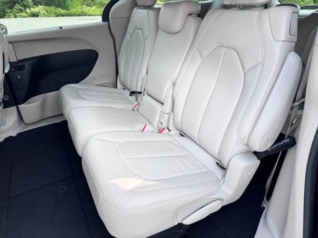 2017 Chrysler Pacifica Touring-L Plus