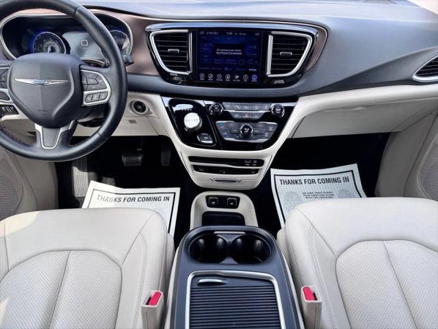 2017 Chrysler Pacifica Touring-L Plus