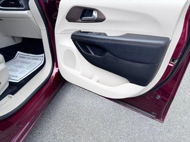 2017 Chrysler Pacifica Touring-L Plus