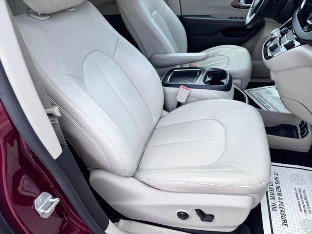 2017 Chrysler Pacifica Touring-L Plus
