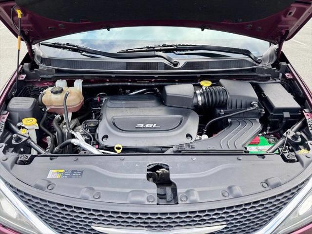 2017 Chrysler Pacifica Touring-L Plus