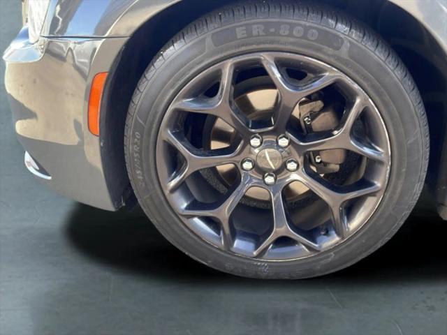 2019 Chrysler 300 Touring