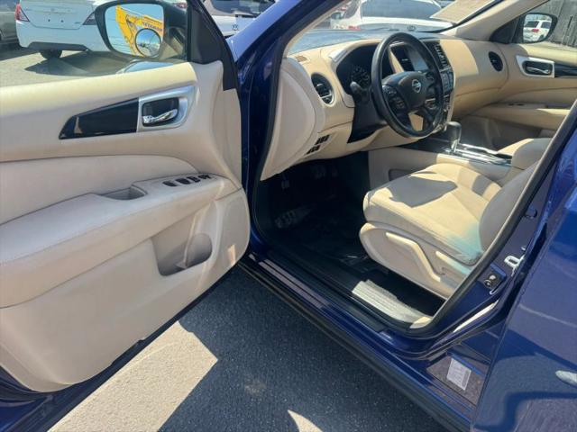 2017 Nissan Pathfinder S