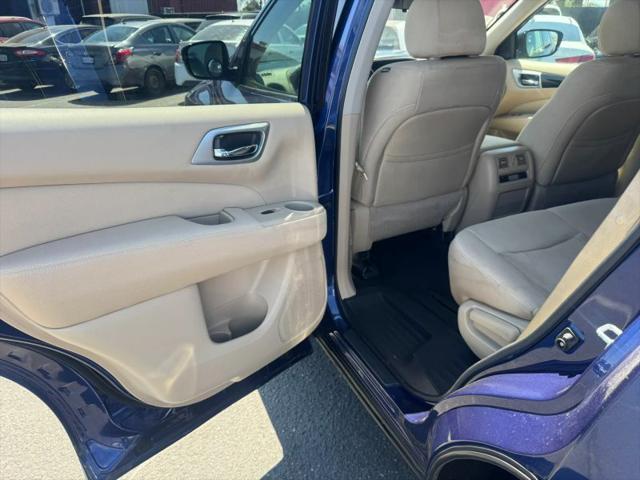 2017 Nissan Pathfinder S
