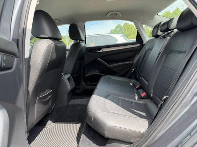 2014 Volkswagen Passat 2.5L Wolfsburg Edition