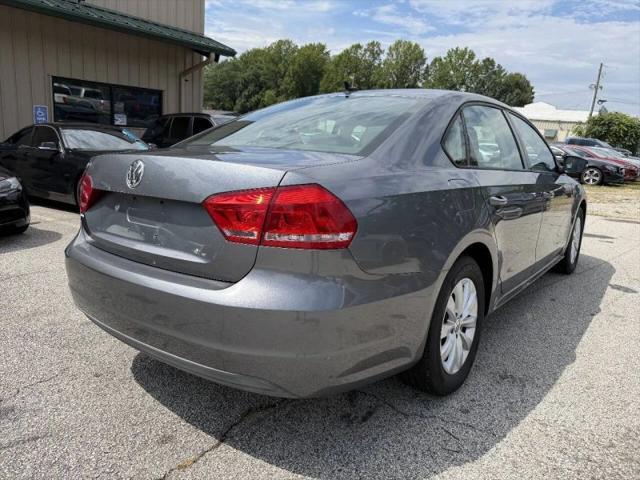2014 Volkswagen Passat 2.5L Wolfsburg Edition