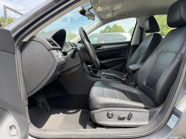 2014 Volkswagen Passat 2.5L Wolfsburg Edition