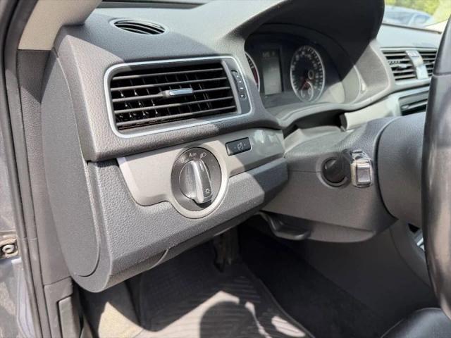 2014 Volkswagen Passat 2.5L Wolfsburg Edition