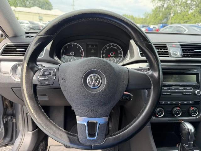 2014 Volkswagen Passat 2.5L Wolfsburg Edition