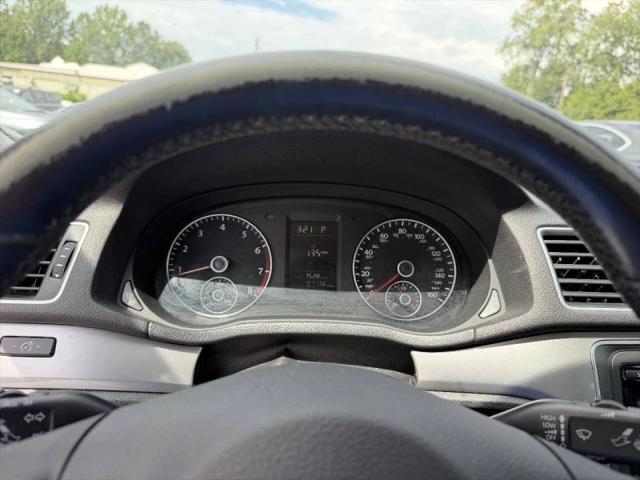 2014 Volkswagen Passat 2.5L Wolfsburg Edition