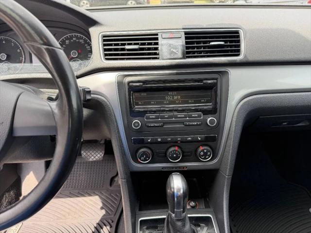 2014 Volkswagen Passat 2.5L Wolfsburg Edition