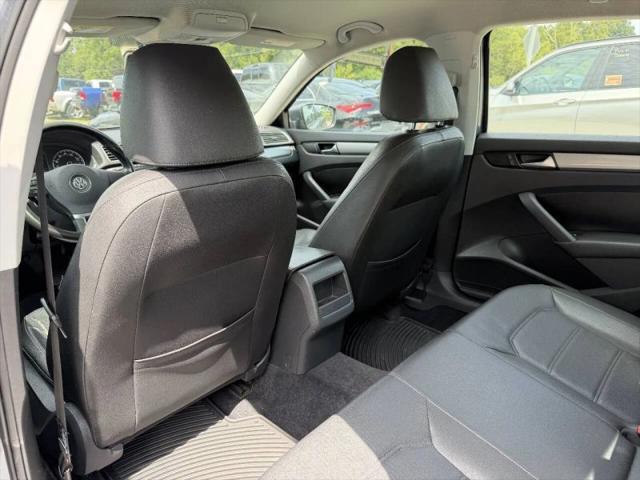 2014 Volkswagen Passat 2.5L Wolfsburg Edition