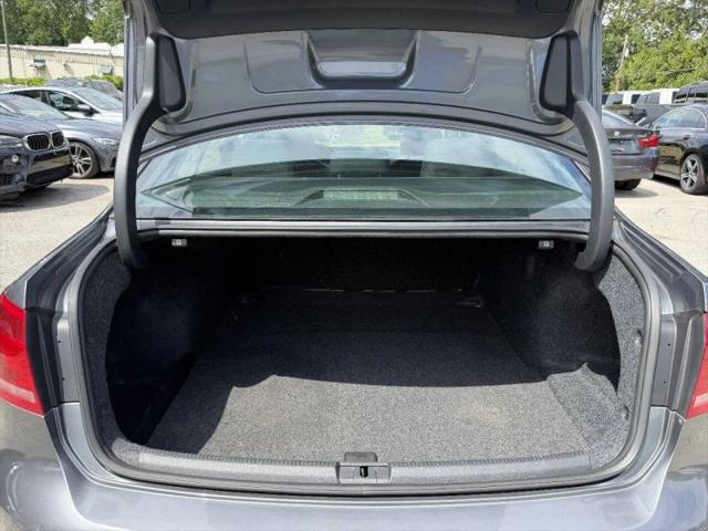 2014 Volkswagen Passat 2.5L Wolfsburg Edition