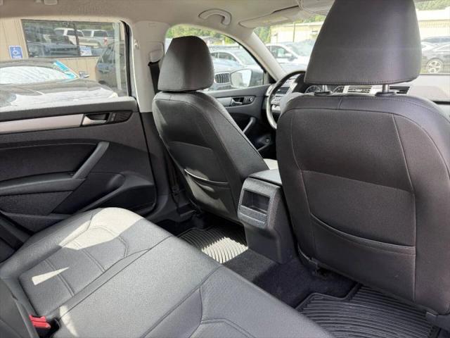 2014 Volkswagen Passat 2.5L Wolfsburg Edition