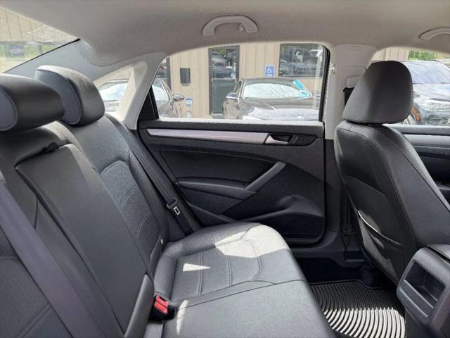2014 Volkswagen Passat 2.5L Wolfsburg Edition