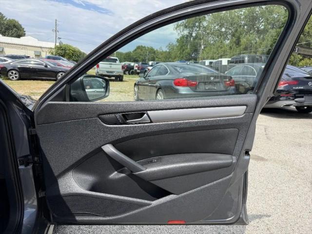 2014 Volkswagen Passat 2.5L Wolfsburg Edition