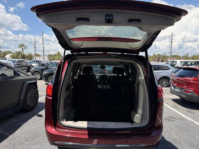 2017 Chrysler Pacifica Touring-L Plus