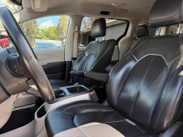 2017 Chrysler Pacifica Touring-L Plus