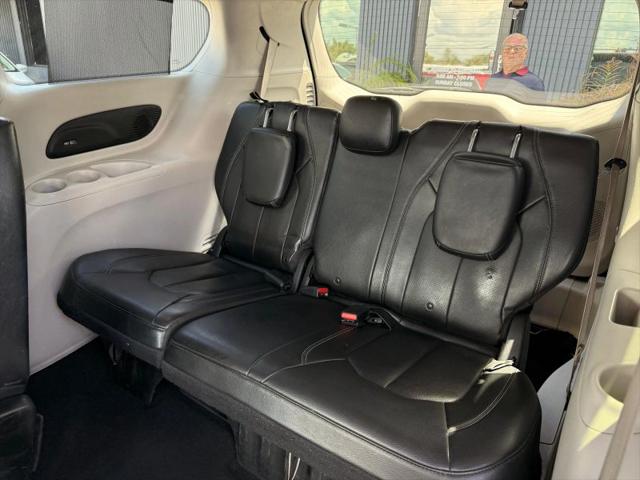 2017 Chrysler Pacifica Touring-L Plus