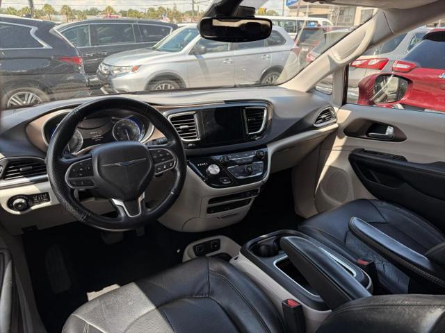 2017 Chrysler Pacifica Touring-L Plus