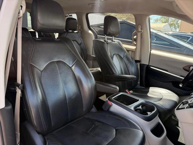 2017 Chrysler Pacifica Touring-L Plus