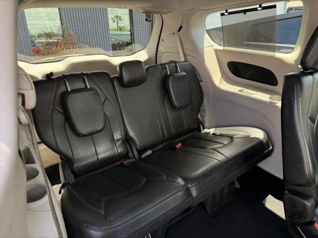 2017 Chrysler Pacifica Touring-L Plus