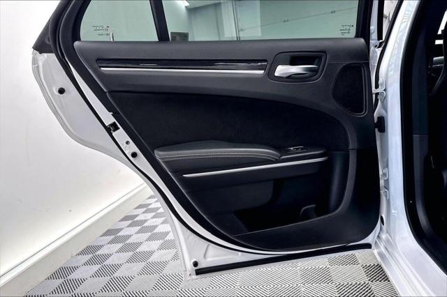 2023 Chrysler 300 300C