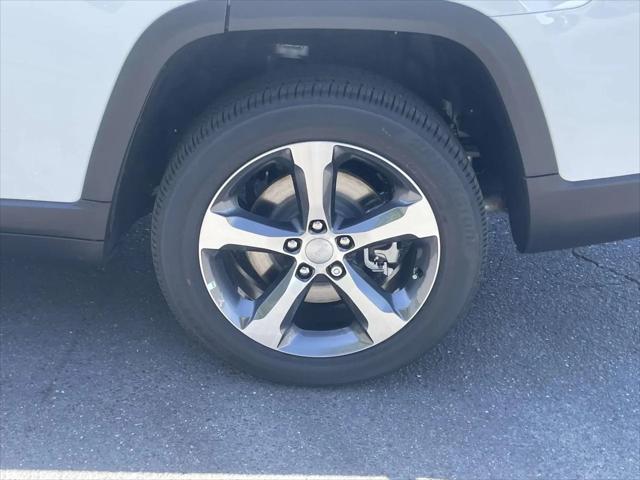 New 2026 Bright White Clear-Coat Exterior Paint Jeep Limited image 12