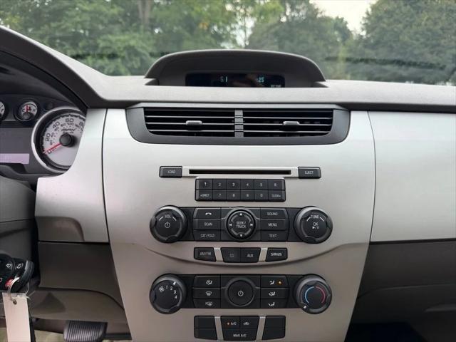 2009 Ford Focus SES