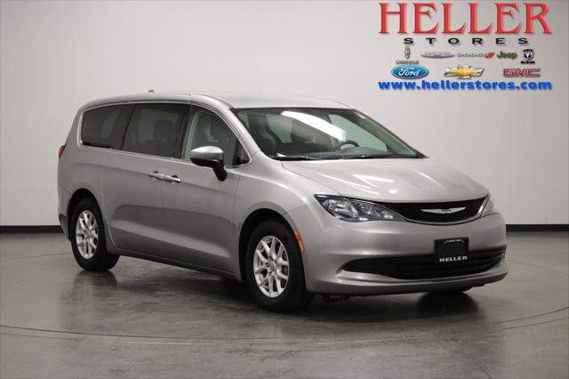 2017 Chrysler Pacifica LX for sale in Pontiac, IL