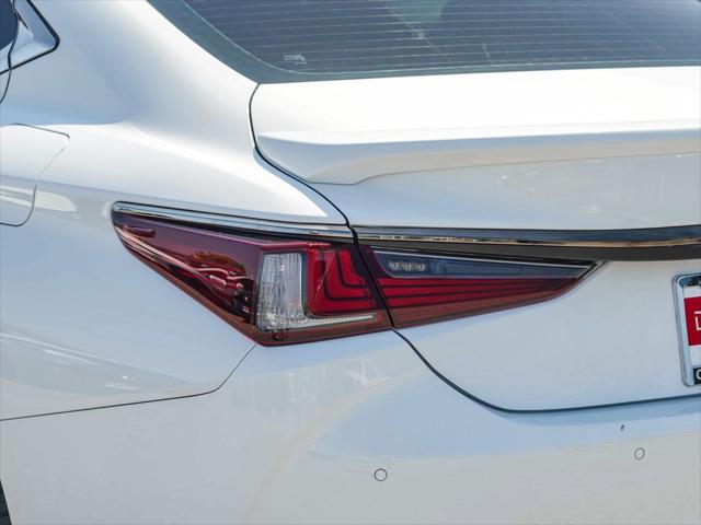 2024 Lexus ES 350 F SPORT Handling
