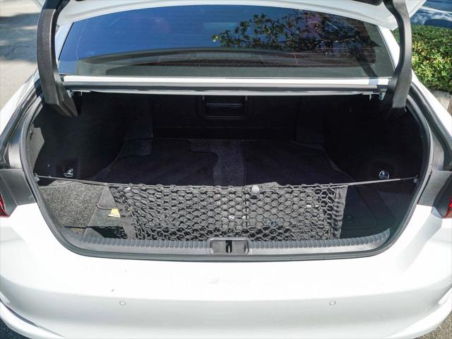 2024 Lexus ES 350 F SPORT Handling