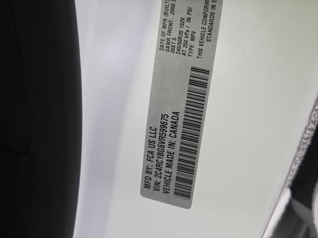 2027 Chrysler Pacifica Select
