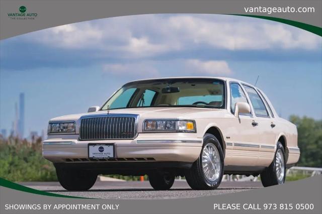 1997 Lincoln Town Car Signature for sale in Moonachie, NJ