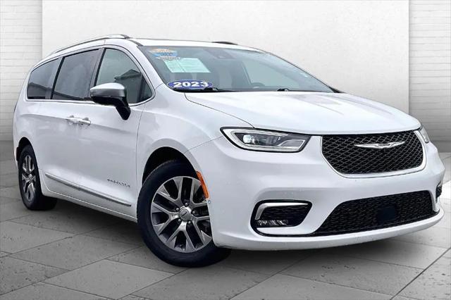 2023 Chrysler Pacifica Hybrid Pinnacle for sale in Kansas City, MO