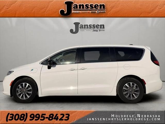 2024 Chrysler Pacifica Hybrid Select for sale in Holdrege, NE