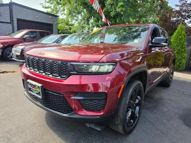 2022 Jeep Grand Cherokee Altitude 4x4 for sale in Islip, NY