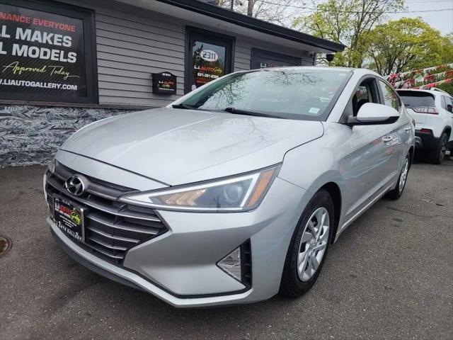2019 Hyundai Elantra SE for sale in Islip, NY