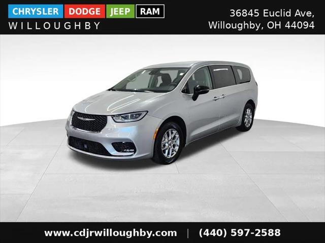 2024 Chrysler Pacifica Touring L for sale in Willoughby, OH