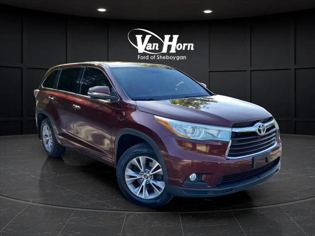 2016 Toyota Highlander LE Plus V6 for sale in Sheboygan, WI