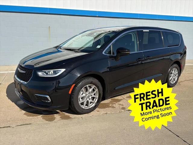 2024 Chrysler Pacifica Touring L for sale in Charles City, IA
