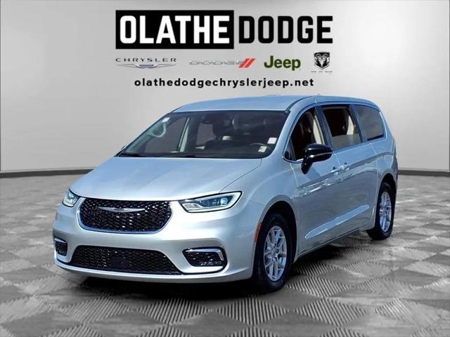 2024 Chrysler Pacifica Touring L for sale in Olathe, KS