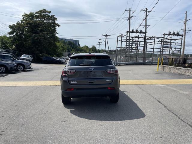 2022 Jeep Compass Latitude Lux 4x4