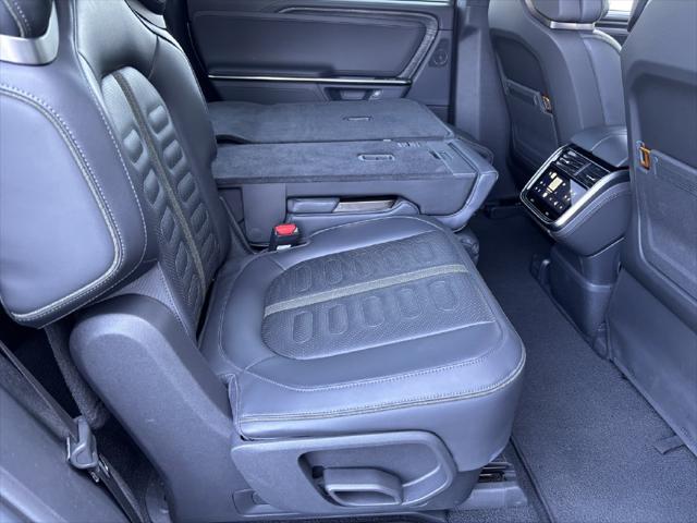 Used 2025 Rivian R1S Adventure Dual Motor Max Pack For Sale in Bellingham, WA